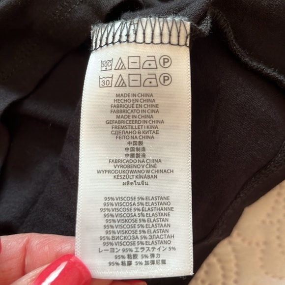 Michael Kors Gold Chain Long Sleeve Tee - Picture 6 of 6